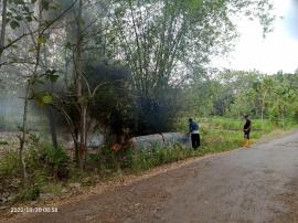 Diindikasi Menutup Saluran Air HUjan, Pemkal Bendungan Merombak Bambu